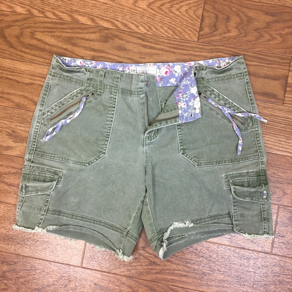 Free People Green Twill Cargo Cut Off Shorts Sz M